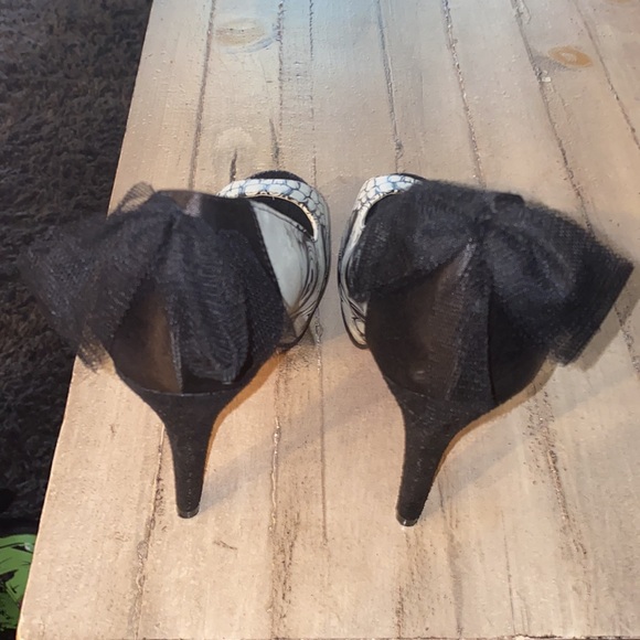 Like NEW(Tried on) IRON FIST BONEBREAKER PLATFORM HEELS - Picture 3 of 7